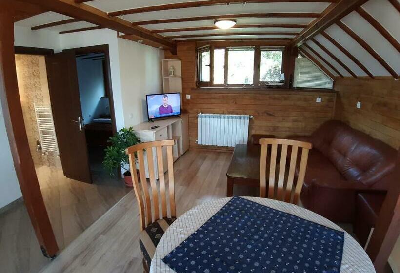 פנסיון Tora Bora Guest House