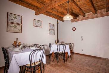 هتل Agriturismo Le 4 Rose