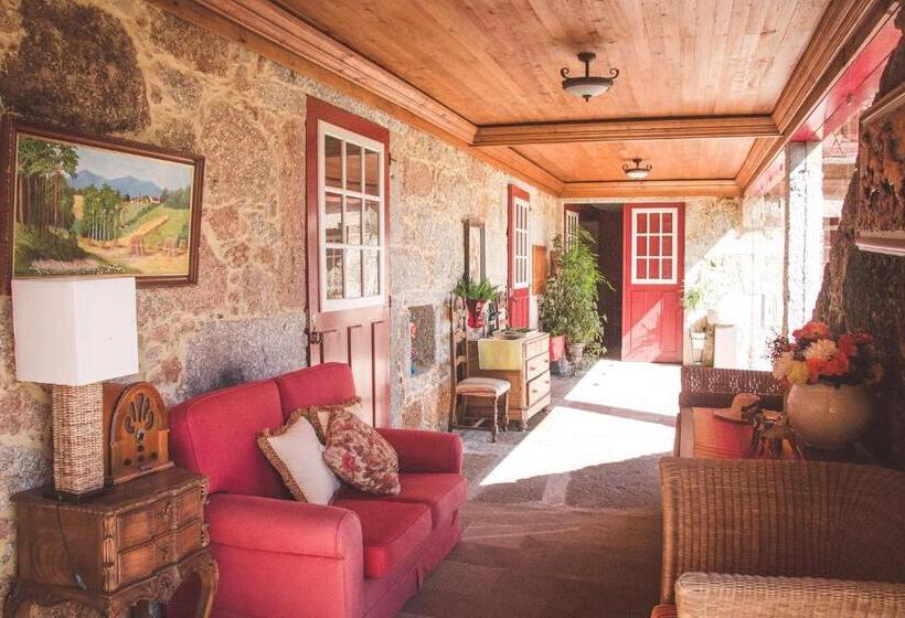 فندق Casa De Chouselas