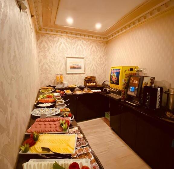 Fotos del hotel Adora:  23