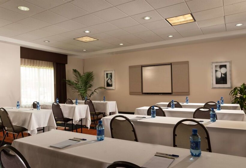 هتل Spark By Hilton Houston Bush Intercontinental Airport