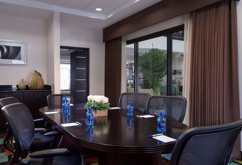 هتل Spark By Hilton Houston Bush Intercontinental Airport