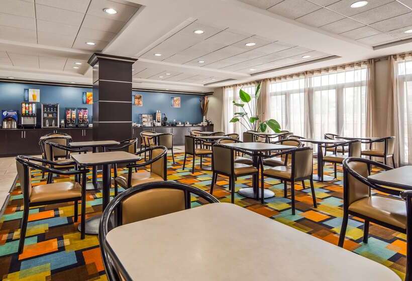 هتل Spark By Hilton Houston Bush Intercontinental Airport