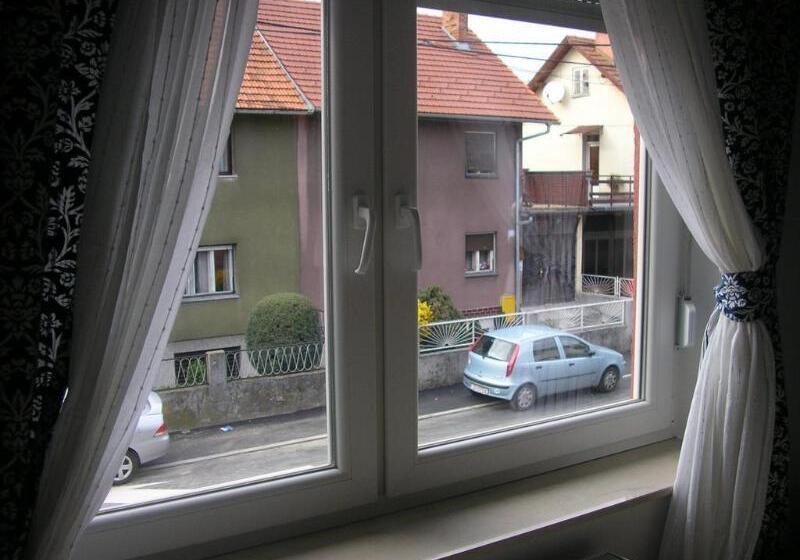 فندق Celic Art Apartments