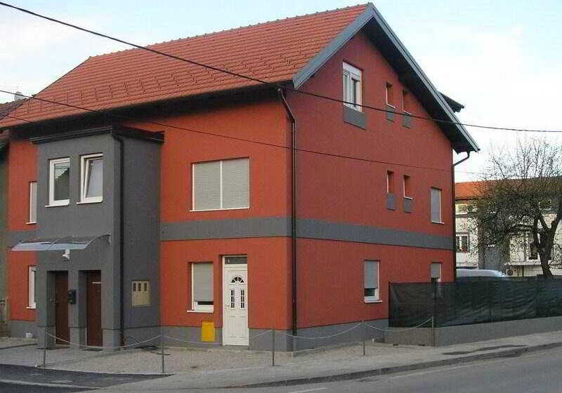 فندق Celic Art Apartments