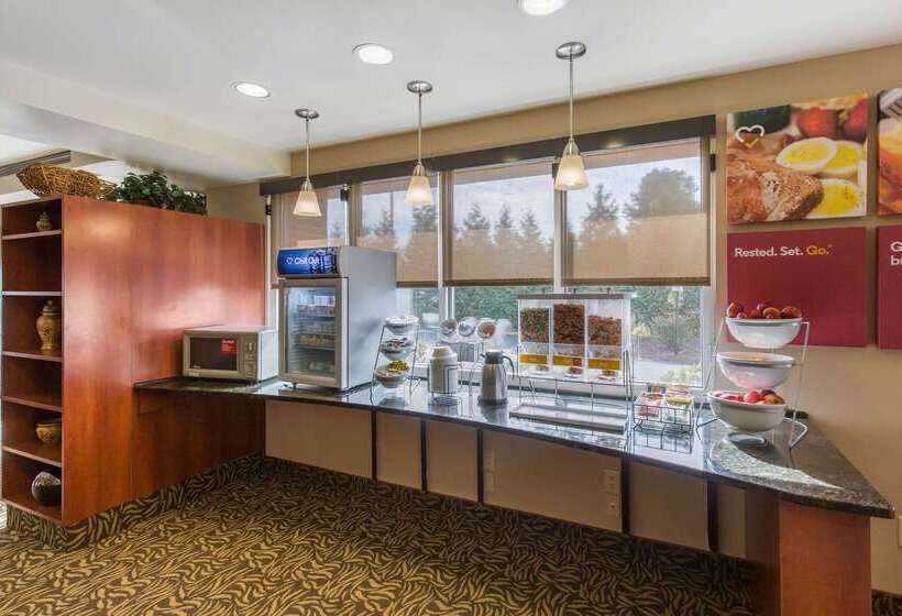 فندق Comfort Suites