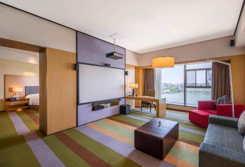 فندق Crowne Plaza Tianjin Binhai