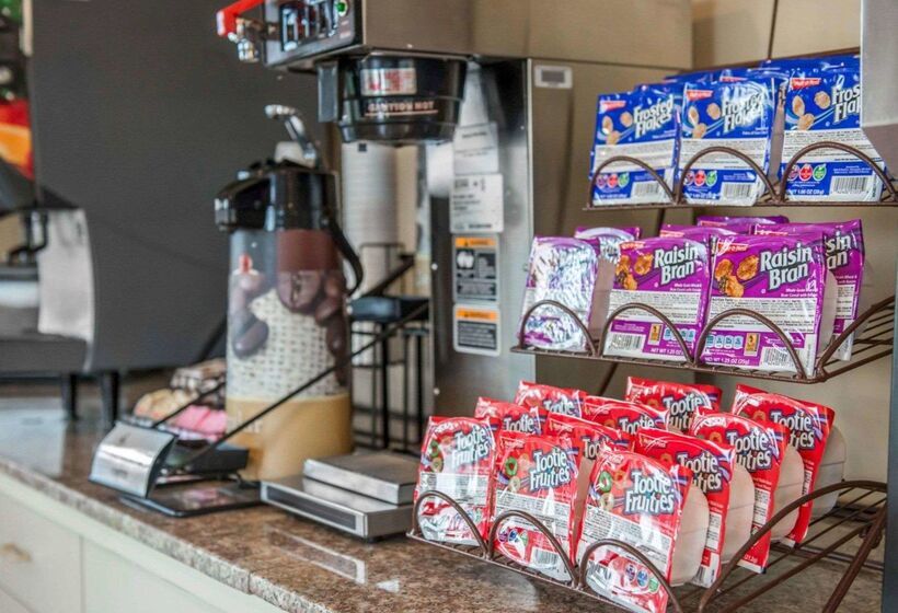 בית מלון כפרי Econo Lodge Lake City North