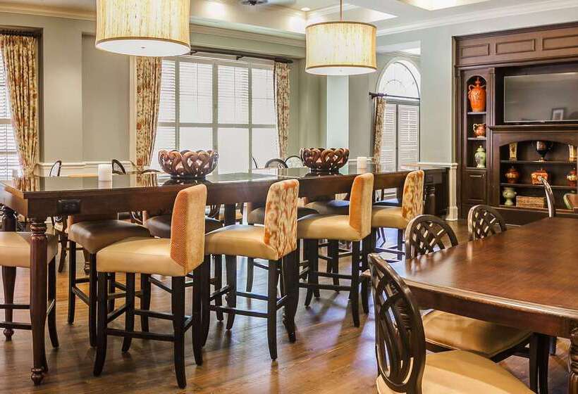 هتل Hampton Inn & Suites Savannah Historic District