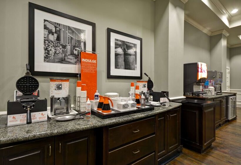 هتل Hampton Inn & Suites Savannah Historic District