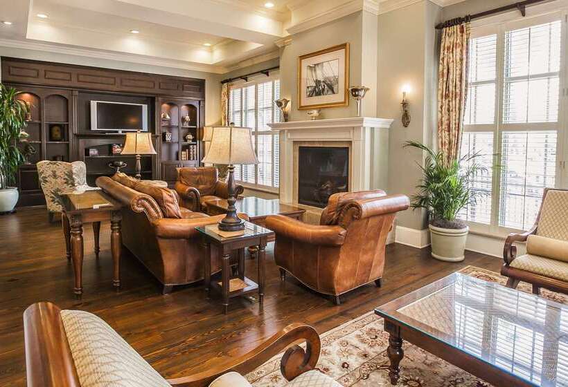 هتل Hampton Inn & Suites Savannah Historic District