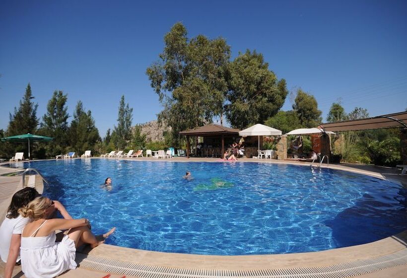 هتل Holiday Calbis