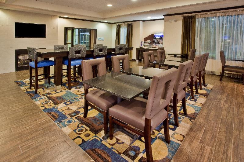 هتل Holiday Inn Express & Suites Buford Ne   Lake Lanier, An Ihg
