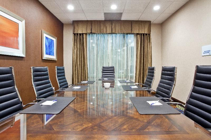هتل Holiday Inn Express & Suites Buford Ne   Lake Lanier, An Ihg