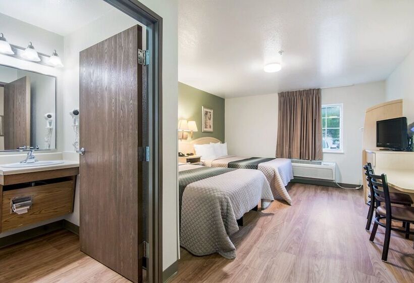 هتل Hometowne Studios & Suites By Red Roof Bentonville