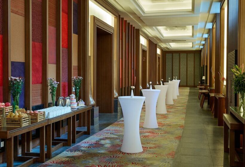 هتل Intercontinental Lijiang Ancient Town Resort