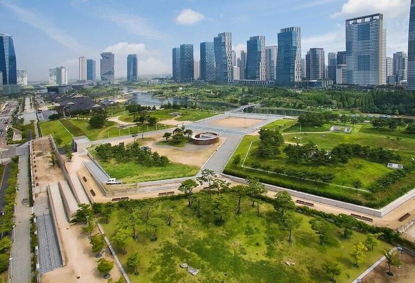 هتل Orakai Songdo Park