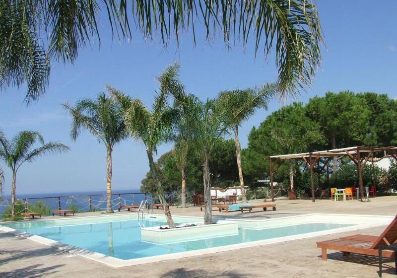 هتل Petruso Resort