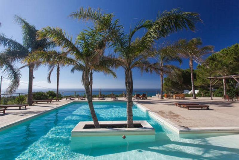 هتل Petruso Resort