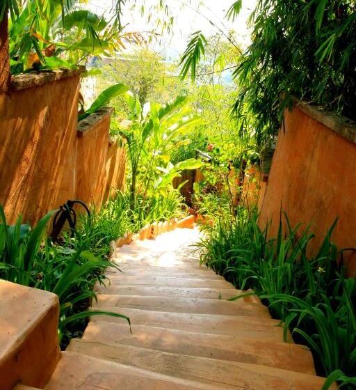 هتل Phu Chaisai Chiang Rai Mountain Resort