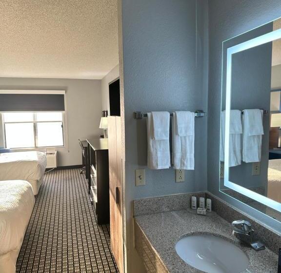 فندق Americinn By Wyndham Reedsburg