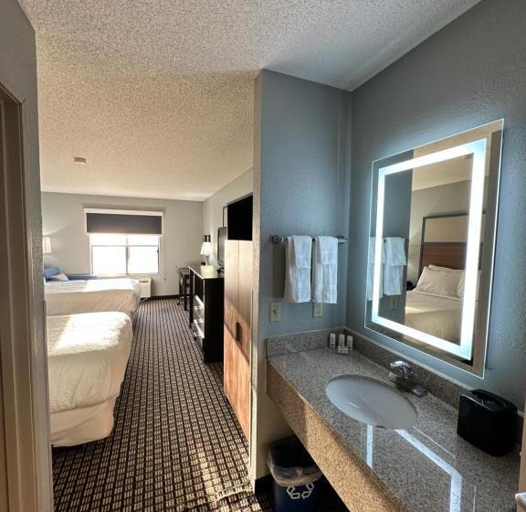 فندق Americinn By Wyndham Reedsburg