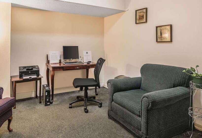 Hotel Quality Inn & Suites Albany Airport