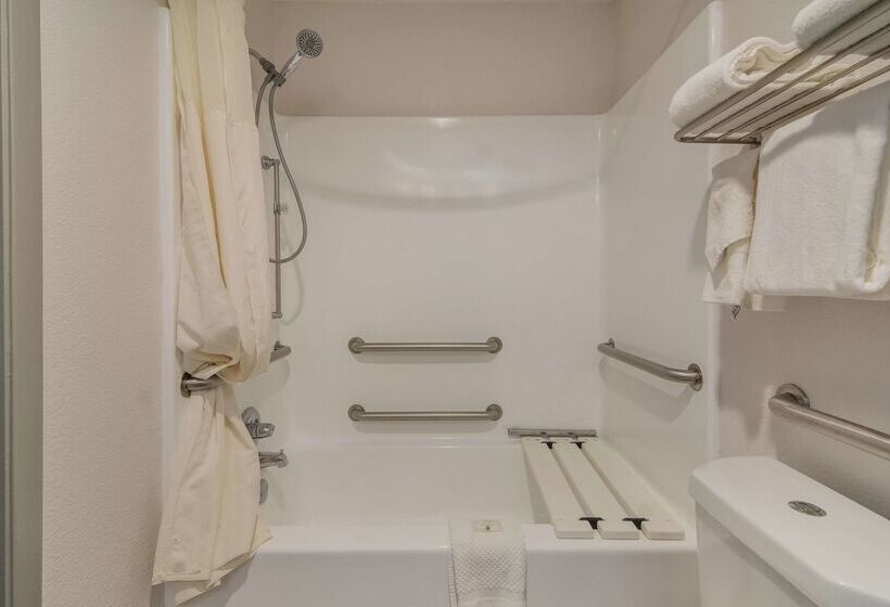هتل Quality Inn & Suites