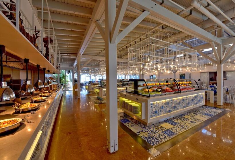 هتل Ramada Plaza Antalya