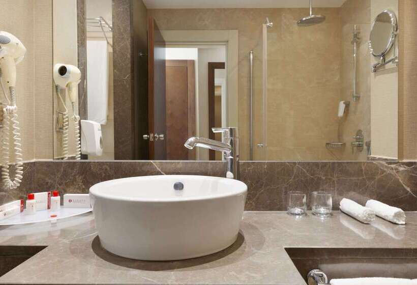 هتل Ramada Plaza Antalya