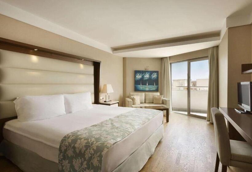 هتل Ramada Plaza Antalya