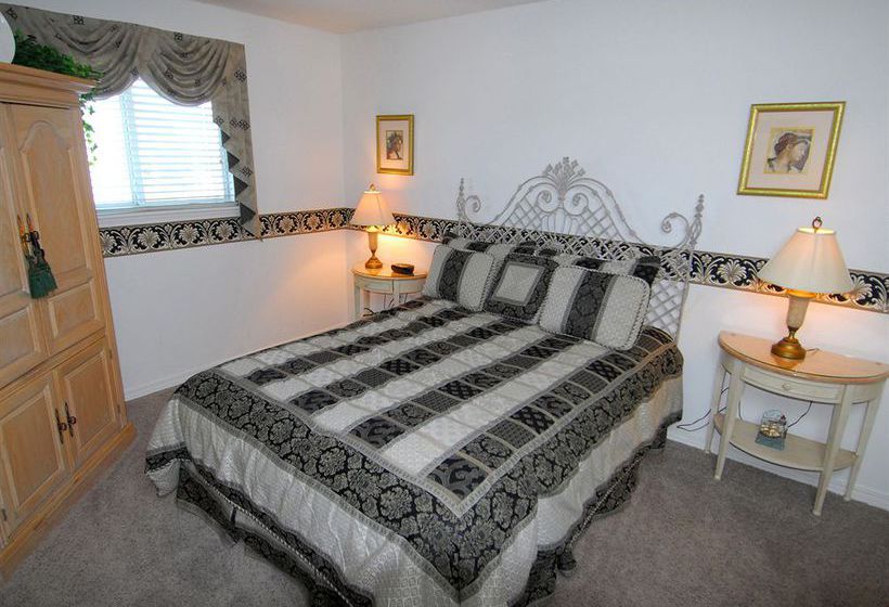 هتل Resortquest Rentals At Crystal Sands East & West