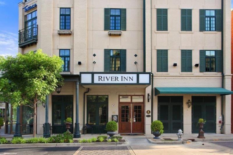 هتل River Inn Of Harbor Town