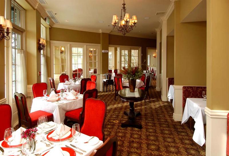 هتل River Inn Of Harbor Town