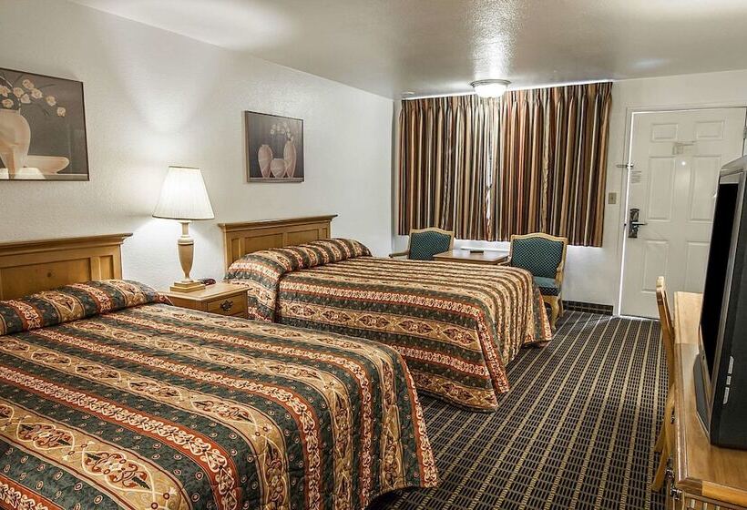 호텔 Rodeway Inn