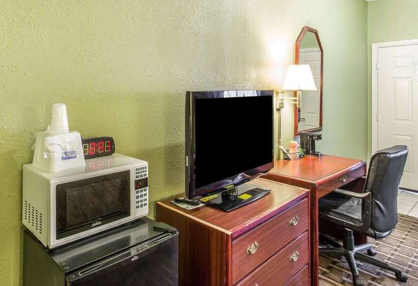 فندق Rodeway Inn & Suites