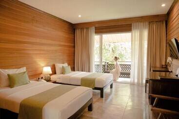 هتل Royal River Kwai Resort And Spa