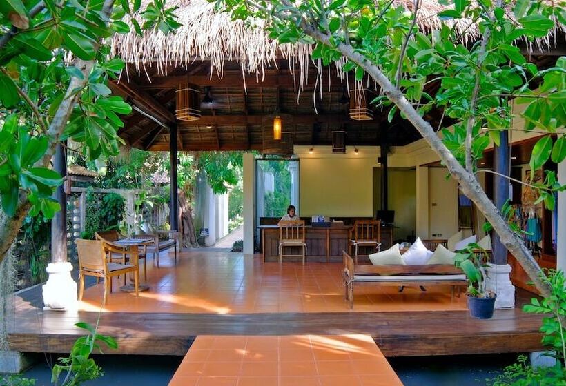 هتل Saree Samui