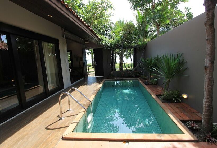 هتل Saree Samui