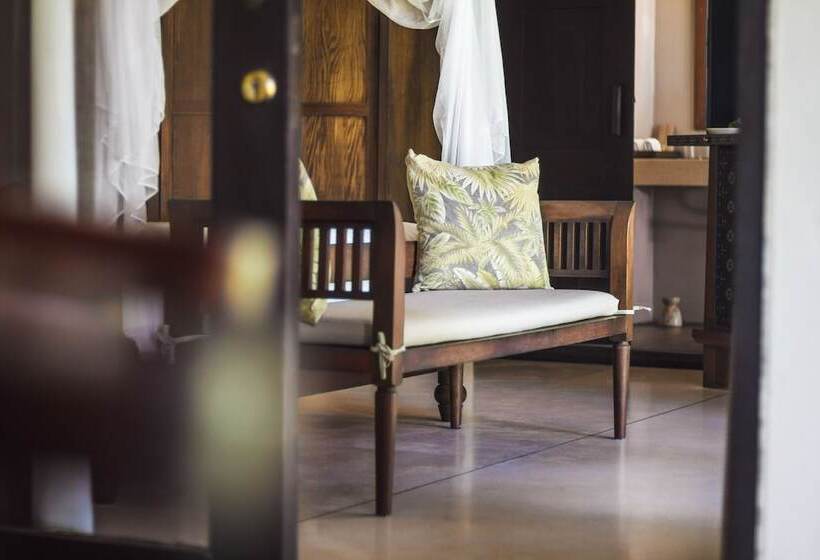 هتل Saree Samui
