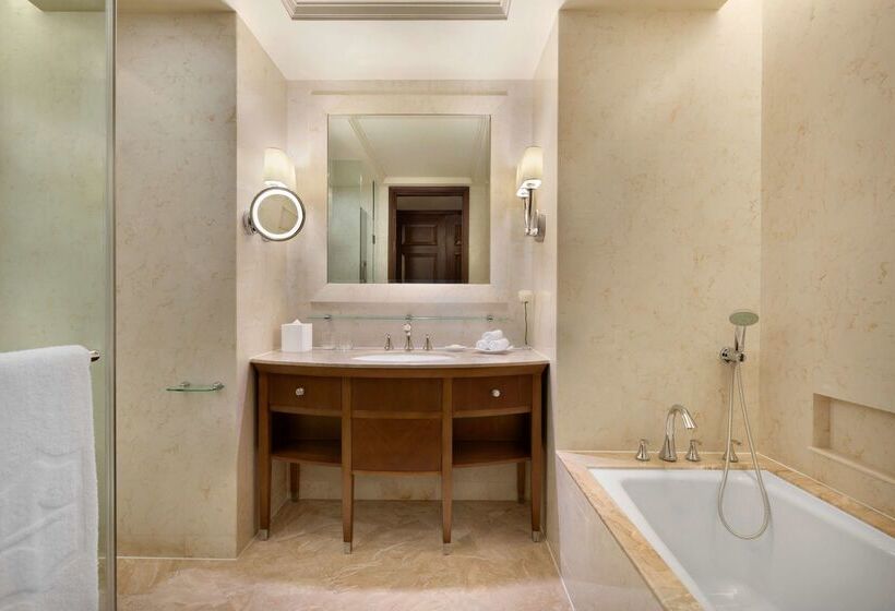 هتل Shangri La Wenzhou A Panoramic View Of The River, Adjacent To Wenzhou International Convention And E