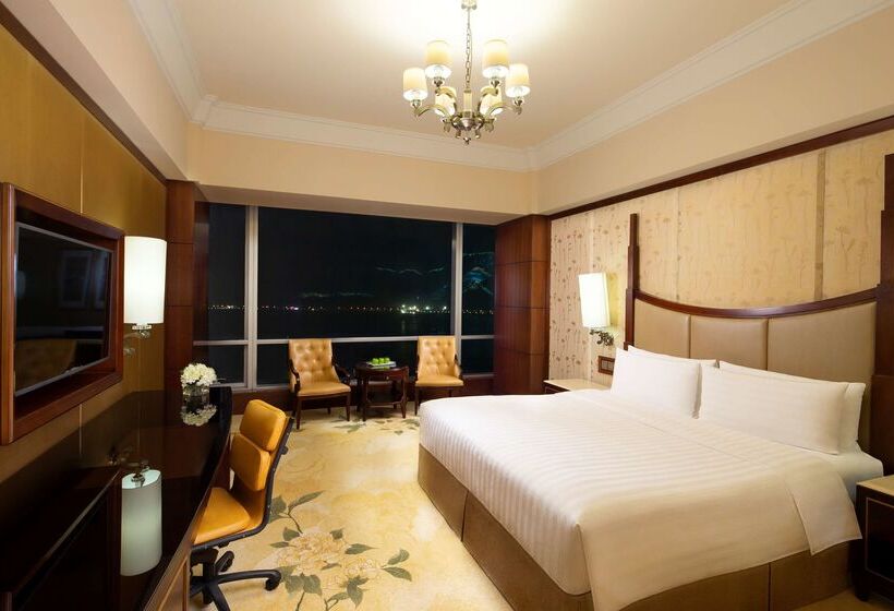 هتل Shangri La Wenzhou A Panoramic View Of The River, Adjacent To Wenzhou International Convention And E