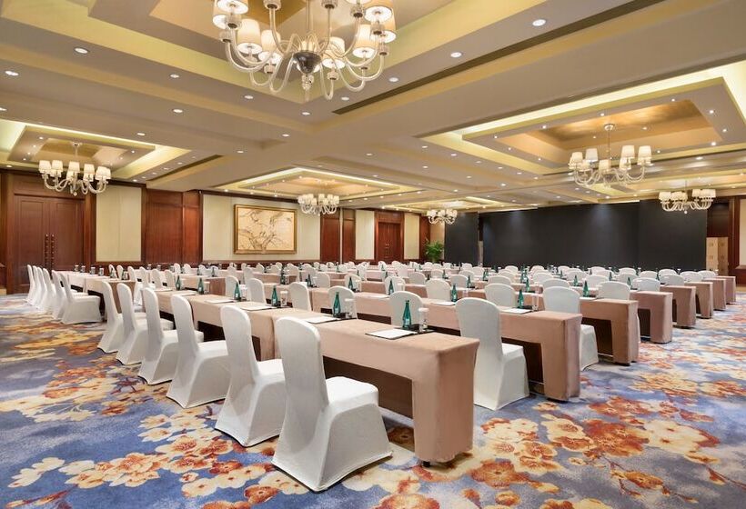 هتل Shangri La Wenzhou A Panoramic View Of The River, Adjacent To Wenzhou International Convention And E
