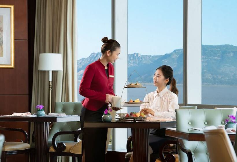 هتل Shangri La Wenzhou A Panoramic View Of The River, Adjacent To Wenzhou International Convention And E