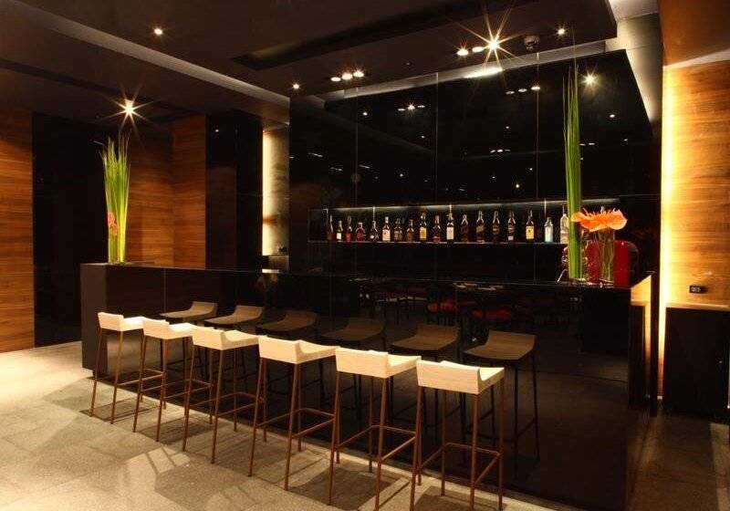 호텔 Shasa Resort   Luxury Beachfront Suites