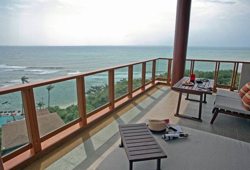 فندق Shasa Resort   Luxury Beachfront Suites