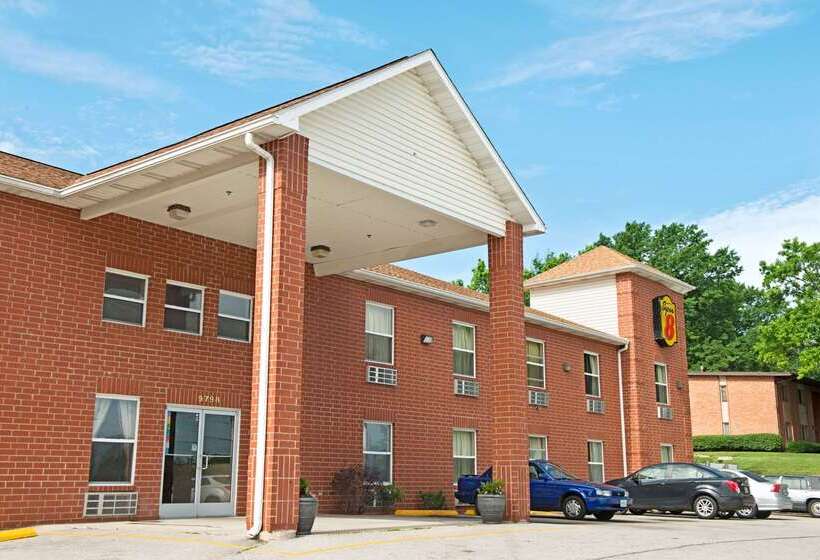 فندق Super 8 By Wyndham St. Louis Airport