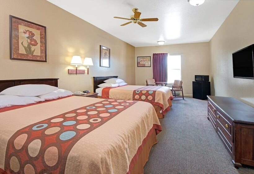 Отель Super 8 By Wyndham St. Louis Airport