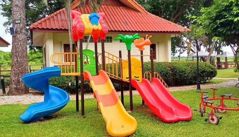 هتل Uthai River Lake Resort