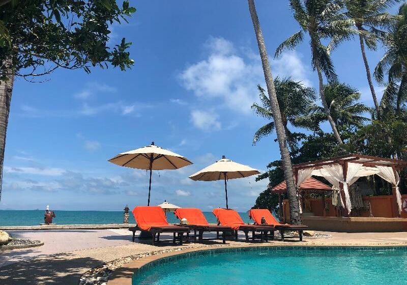 Kanok Buri Resort
